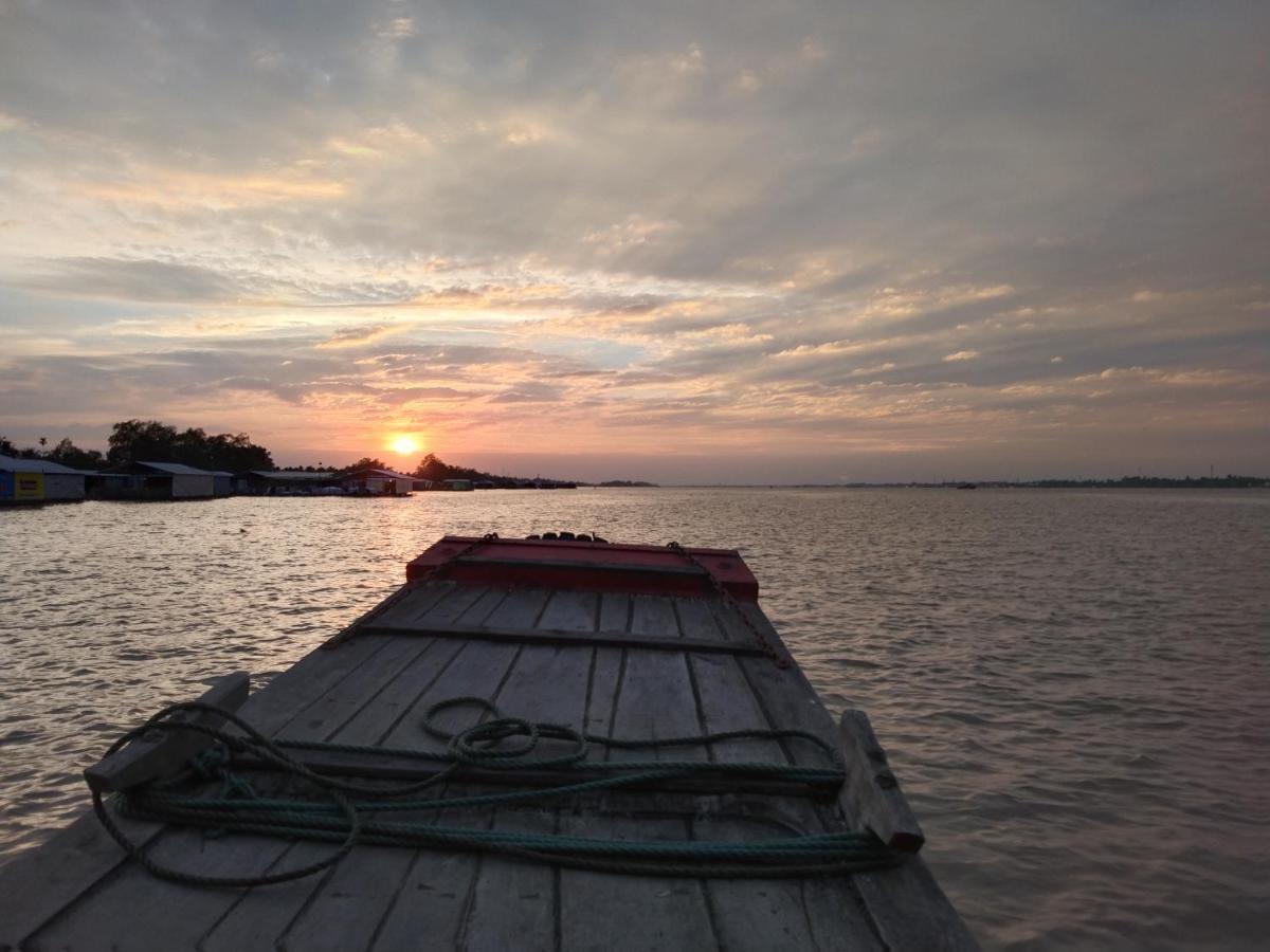 Quoc Phuong Riverside Homestay Ben Tre Экстерьер фото