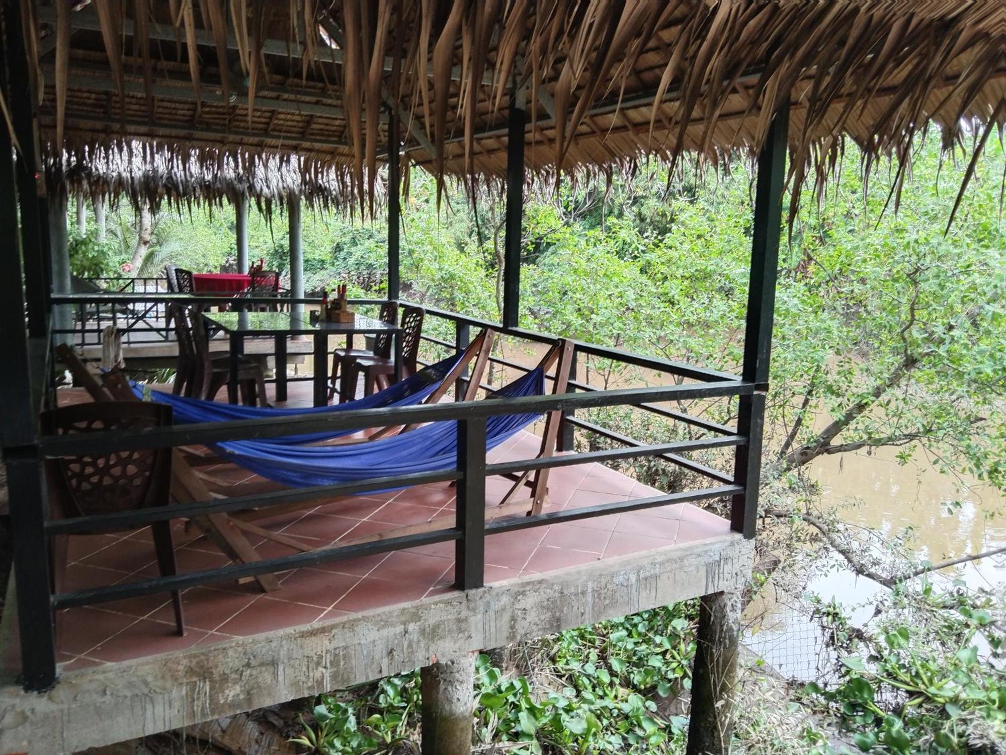 Quoc Phuong Riverside Homestay Ben Tre Экстерьер фото