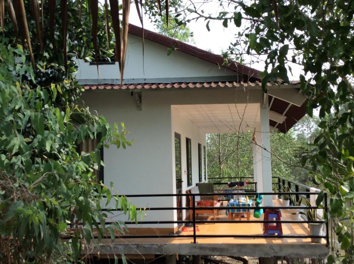 Quoc Phuong Riverside Homestay Ben Tre Экстерьер фото